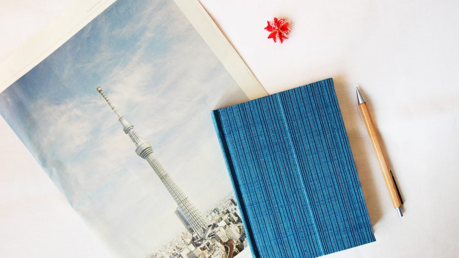 blaue notizbuch aus tokyo